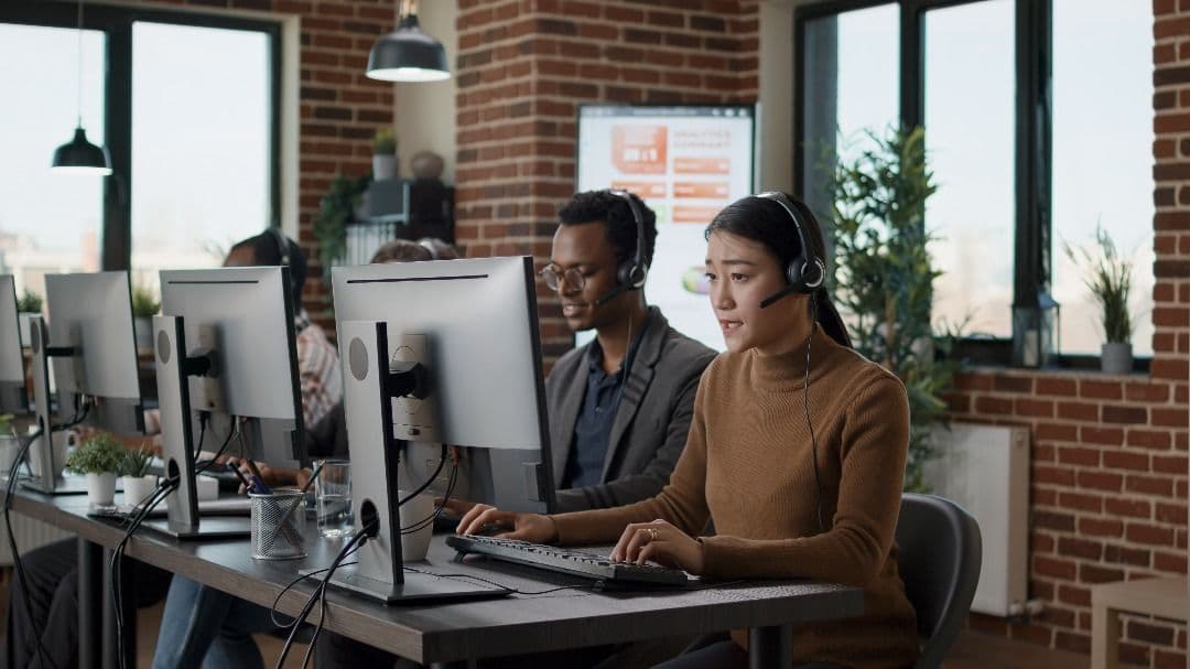 How to use chatbot & Voice AI: Real business use cases
